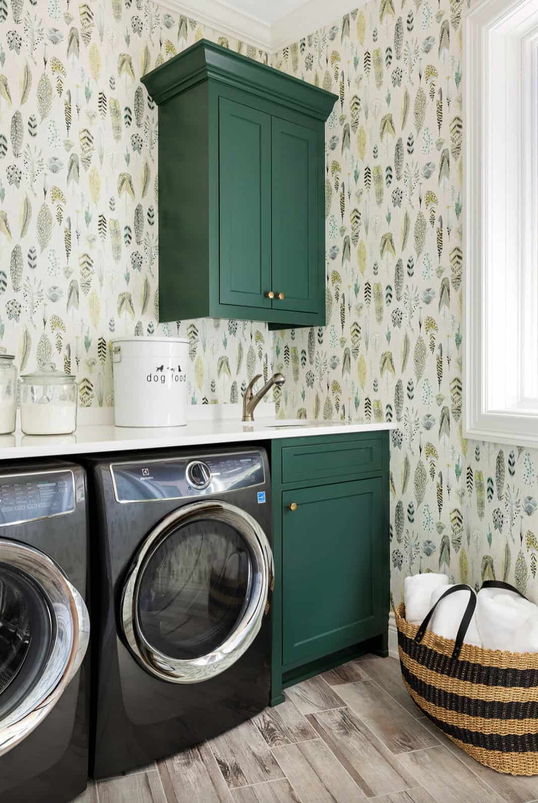 beach-style-laundry-room