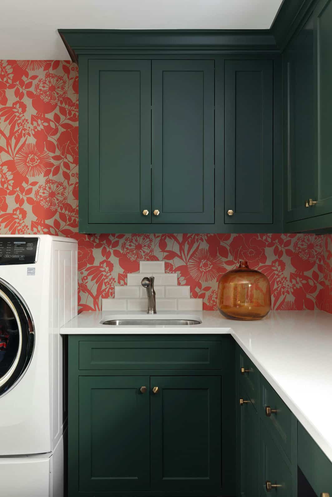 beach-style-laundry-room