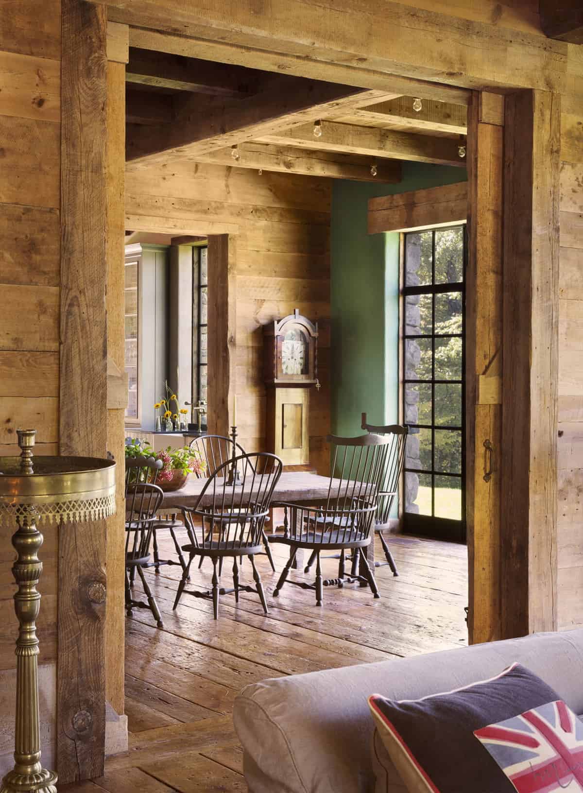 traditional-dining-room