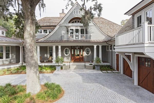 featured posts image for Charming Lowcountry style home in South Carolina built around live oaks