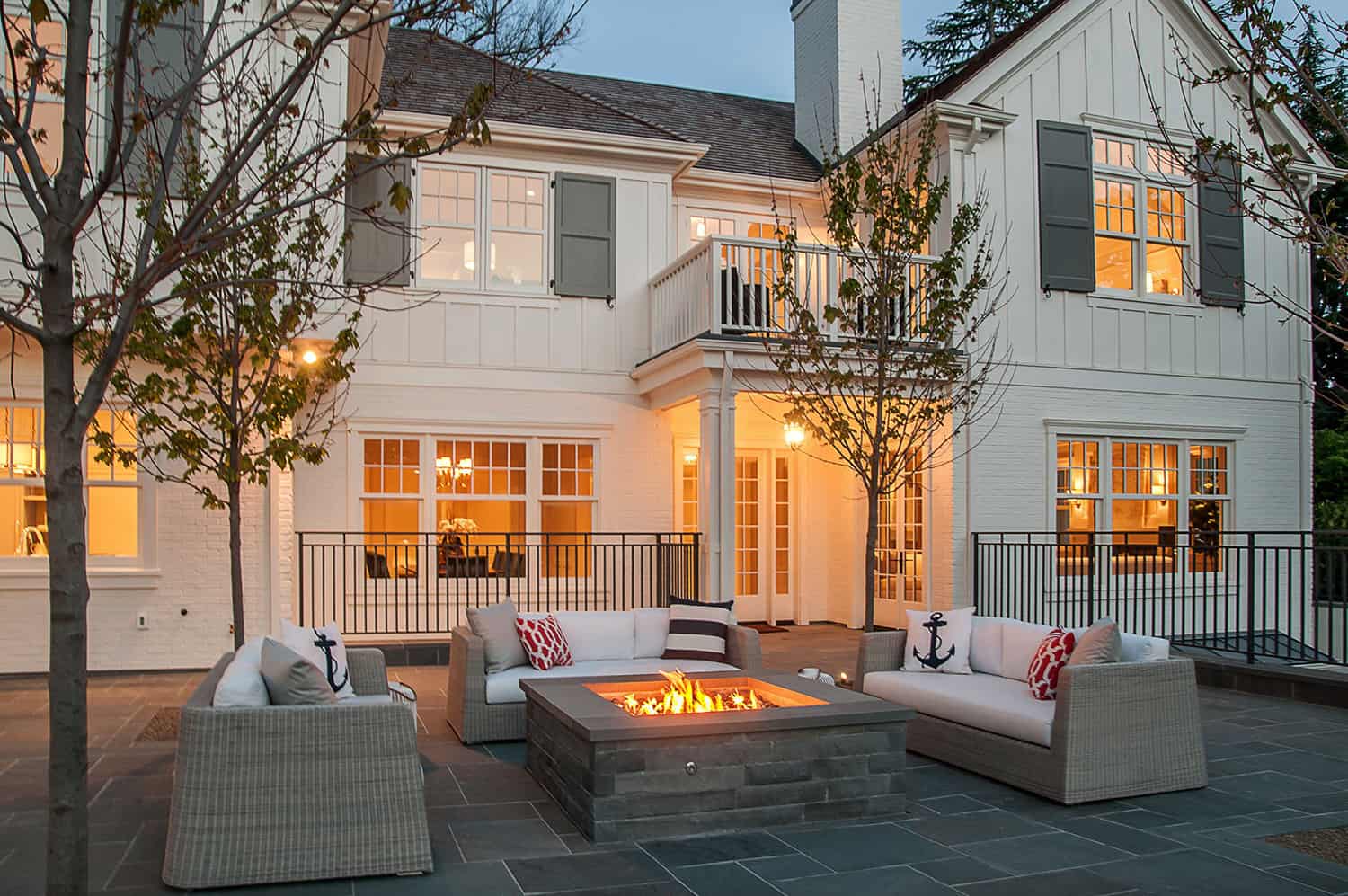 modern-farmhouse-patio