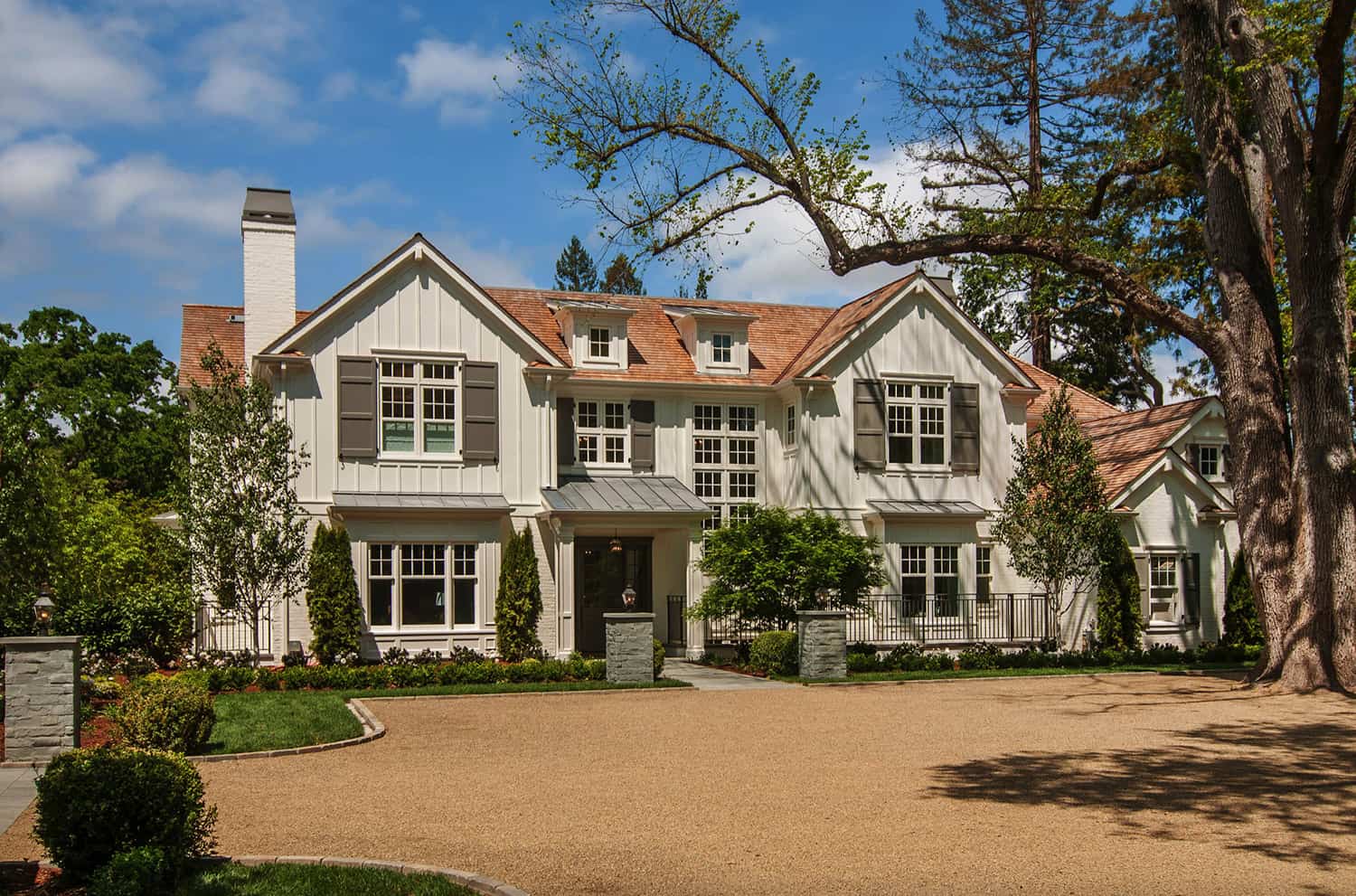 modern-farmhouse-exterior