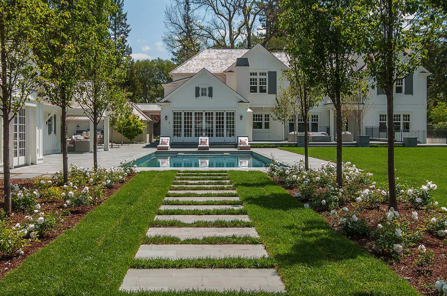 modern-farmhouse-pool