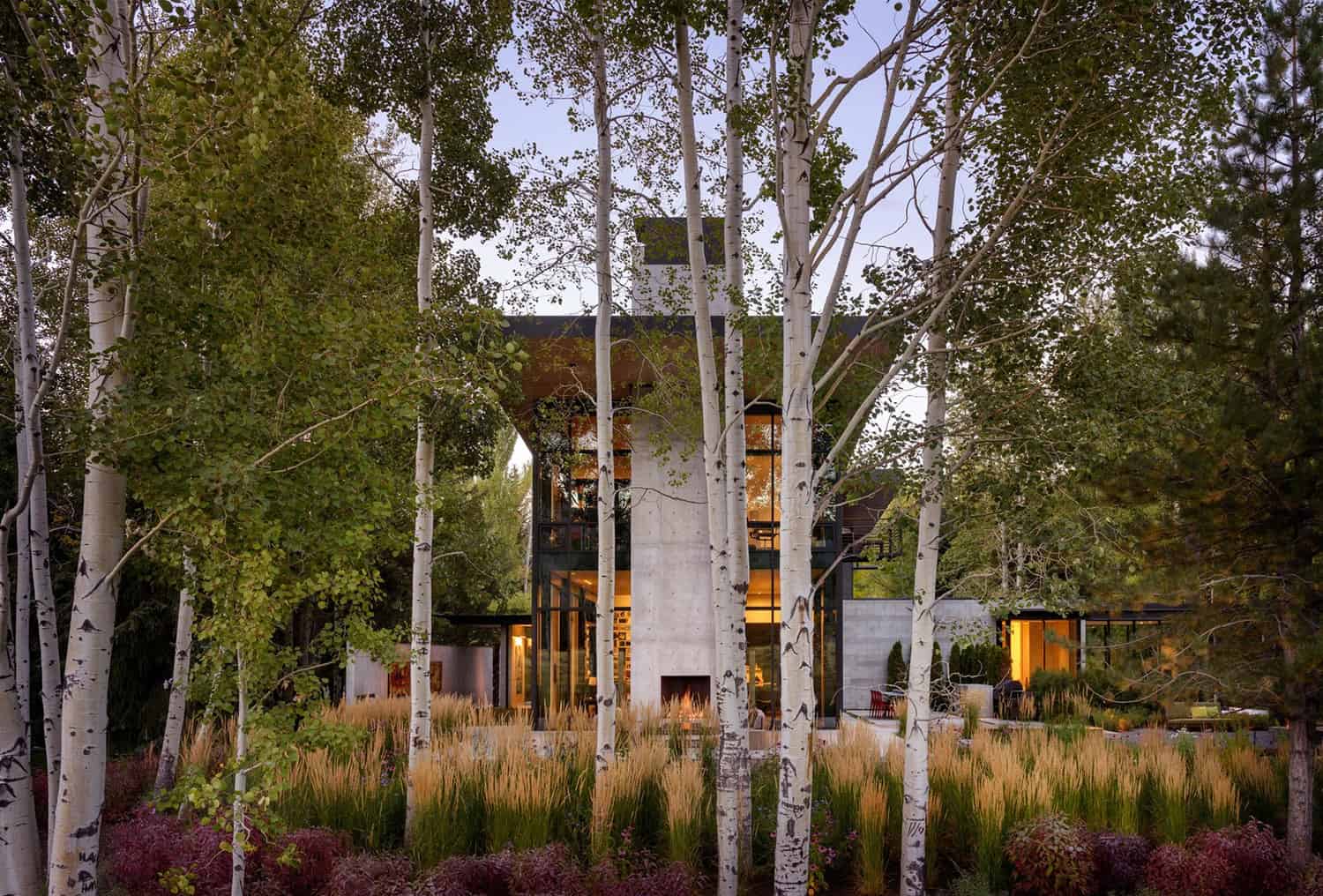mountain-contemporary-home-exterior