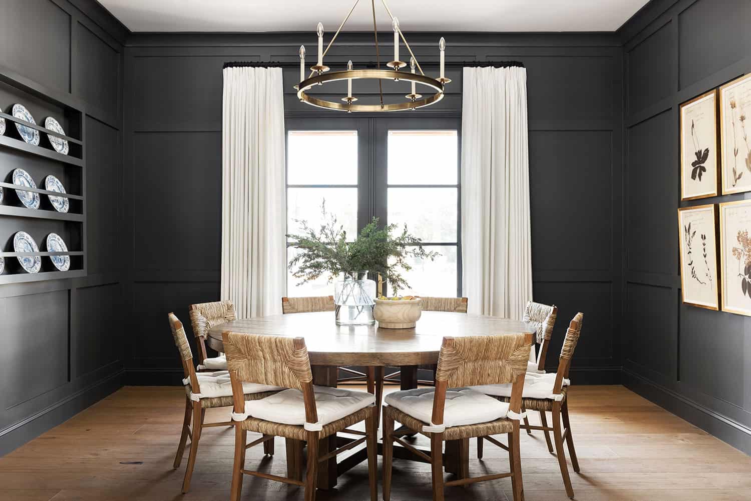 farmhouse-style-dining-room