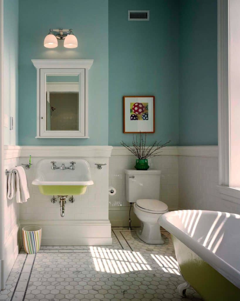 18 Beautiful And Refreshing Blue And White Bathroom Design Ideas