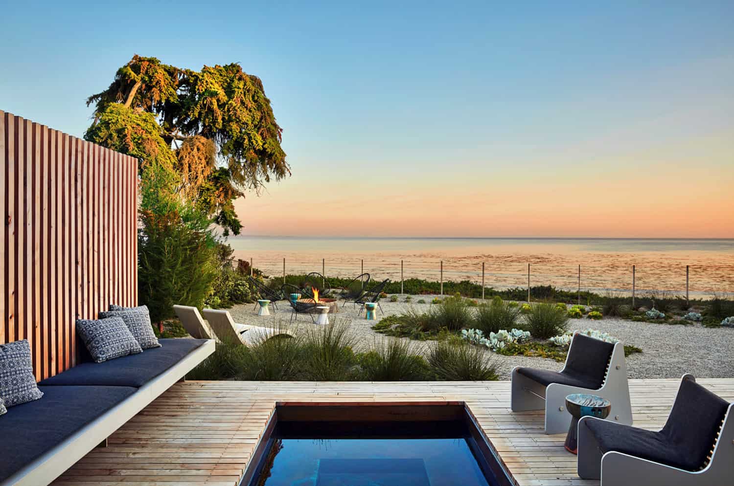 beach-house-swimming-pool