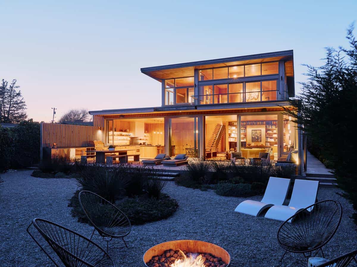 beach-house-exterior-dusk