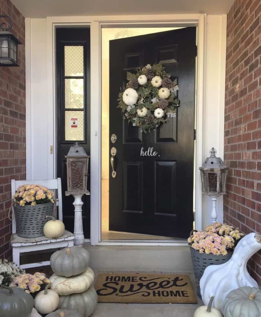 25 Most Beautiful Fall Porch Decorating Ideas To Try This Season