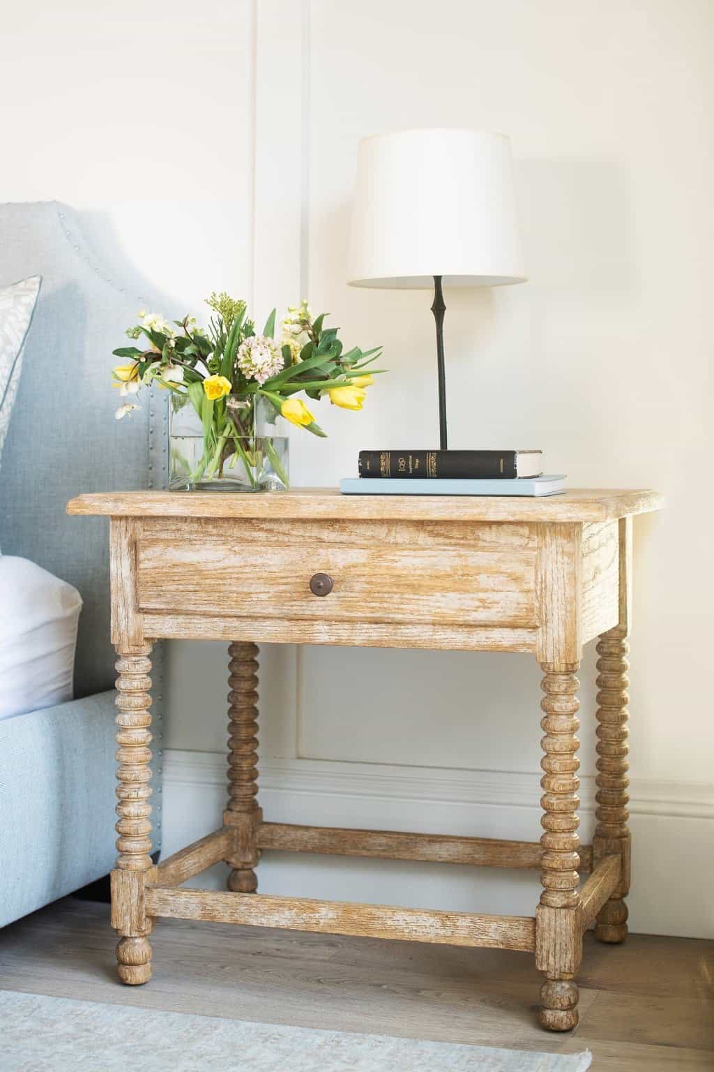 beach-style-bedroom