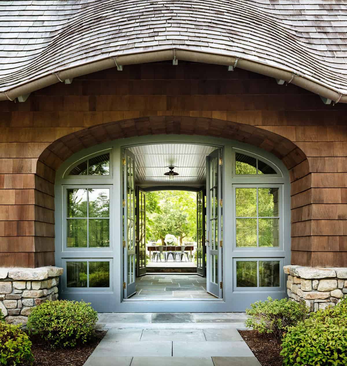 traditional-eyebrow-breezeway