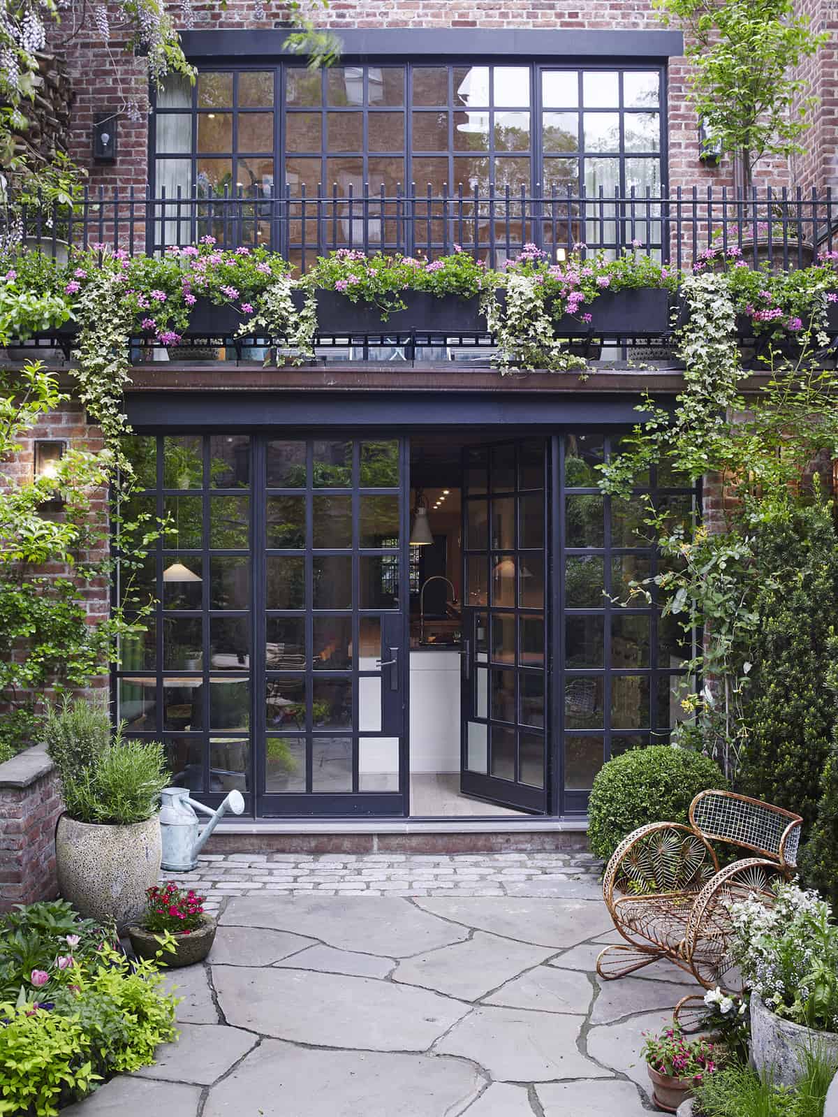 industrial-townhouse-exterior-patio