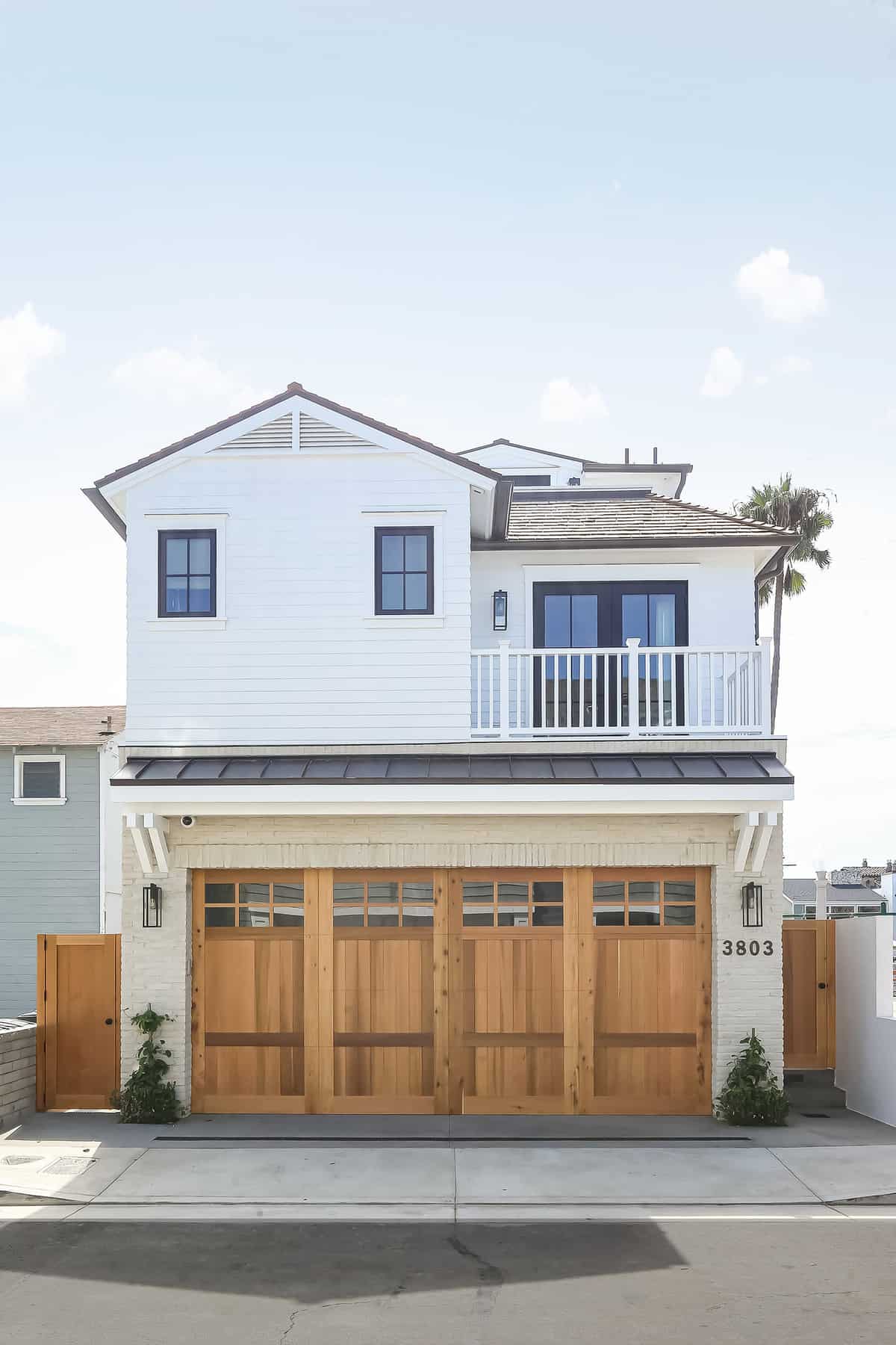 beach-house-exterior