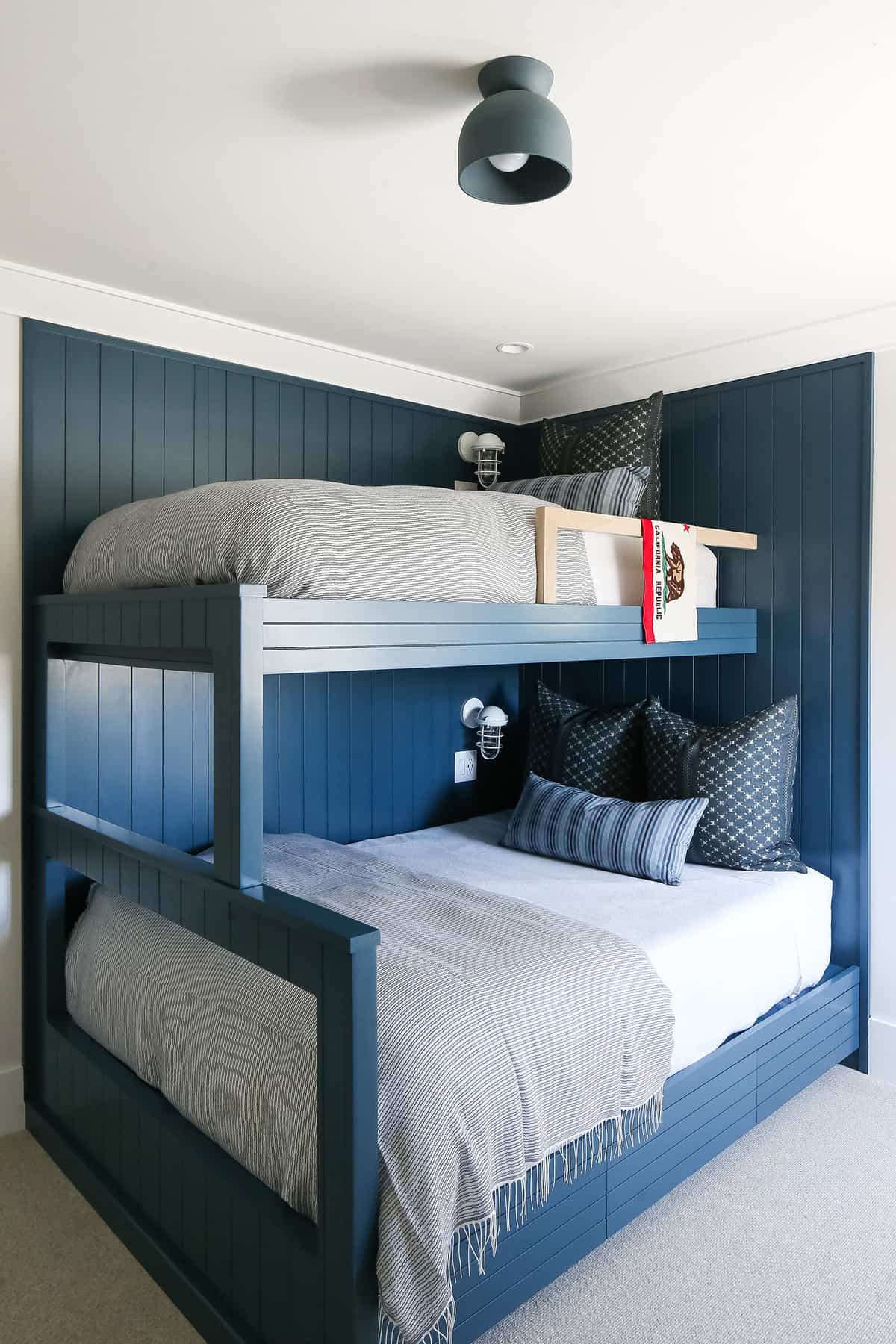 beach-style-bunk-bedroom