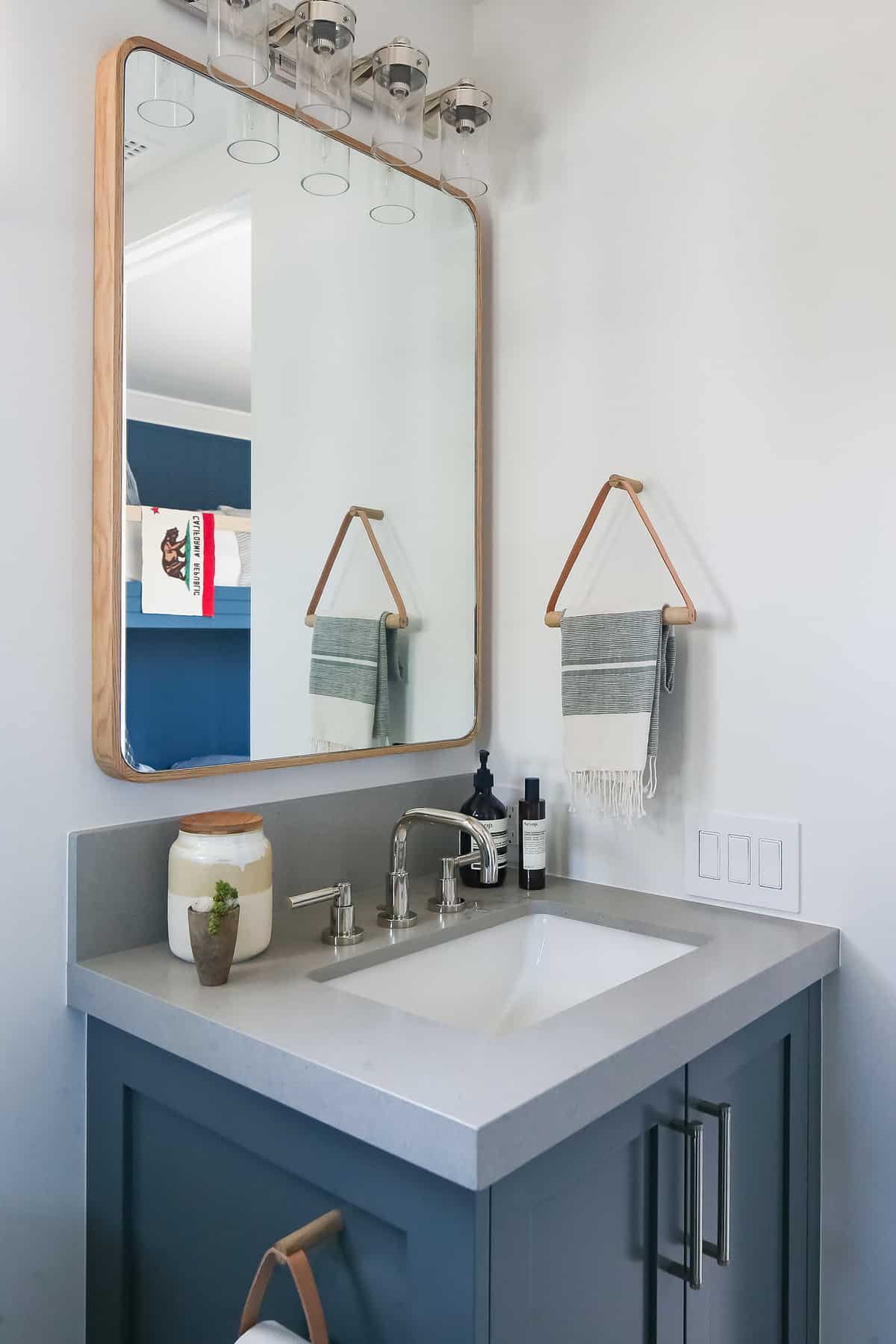 beach-style-bathroom