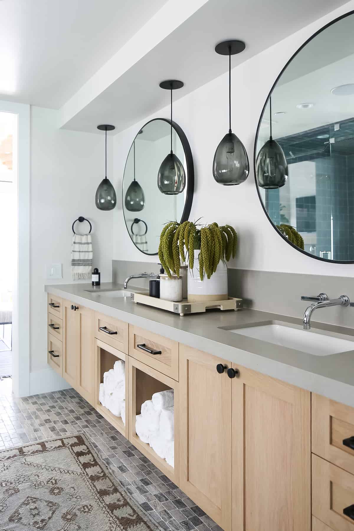 beach-style-bathroom
