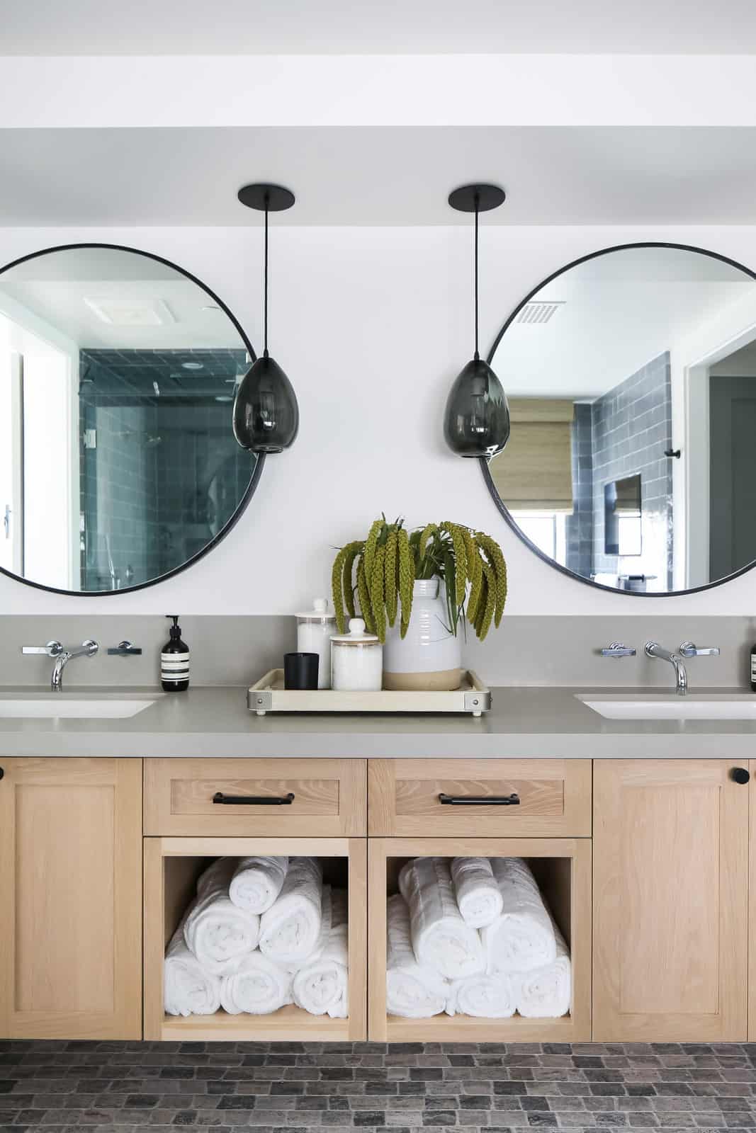 beach-style-bathroom