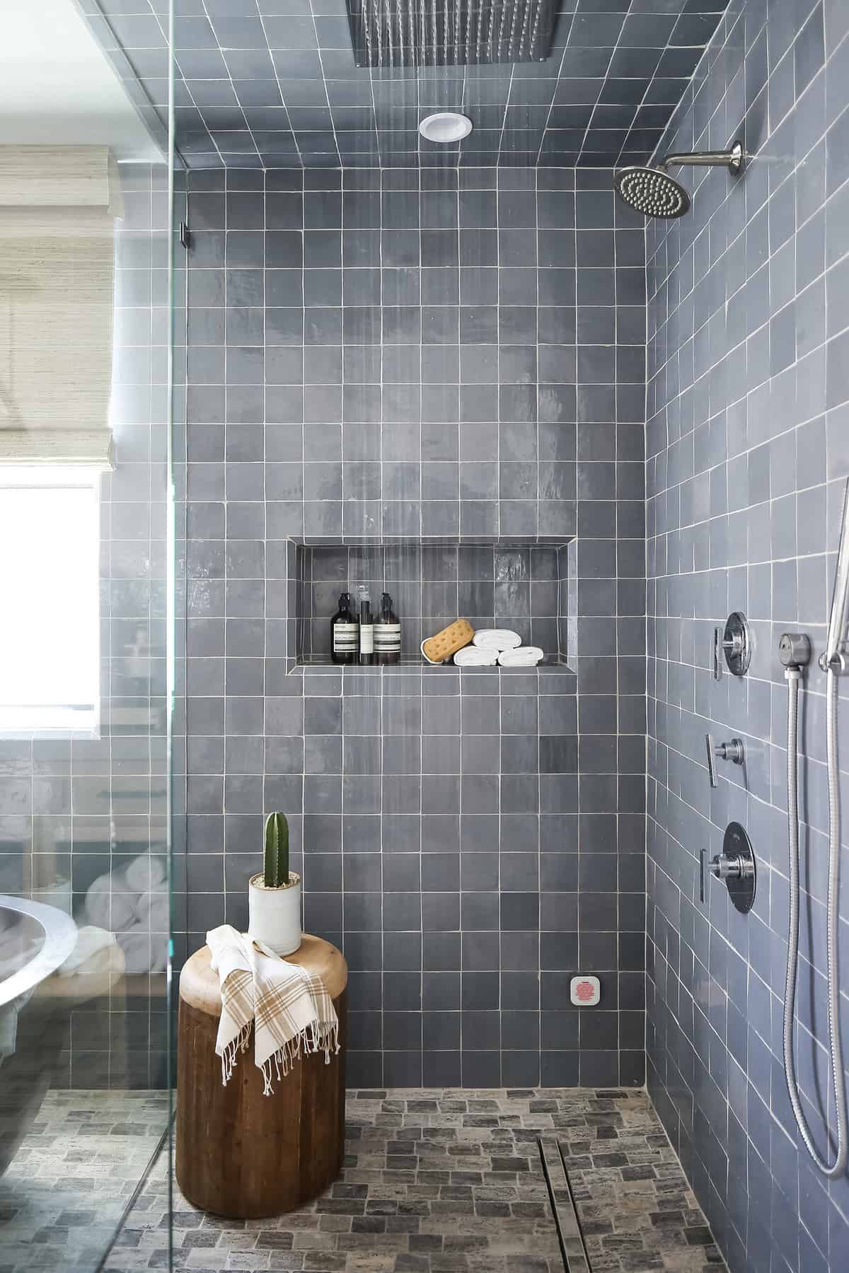 beach-style-bathroom-shower