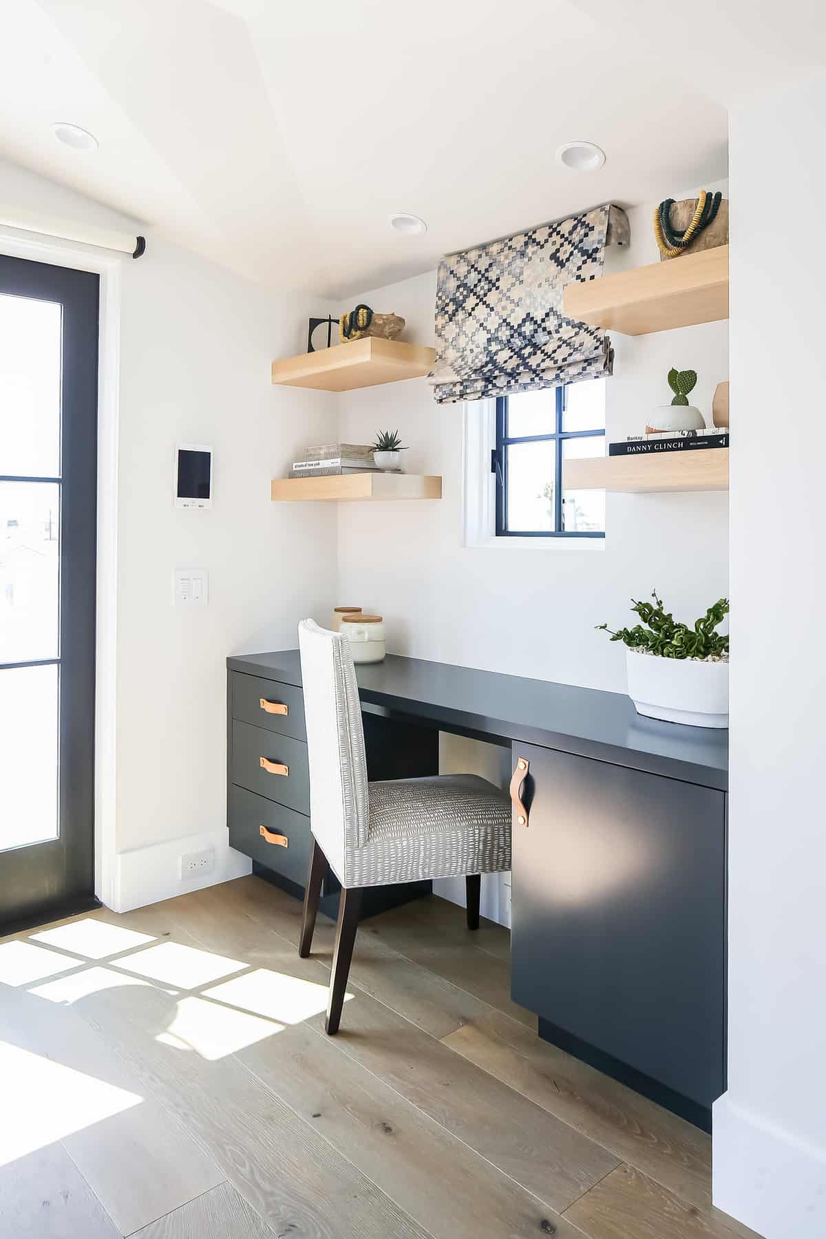 beach-style-home-office