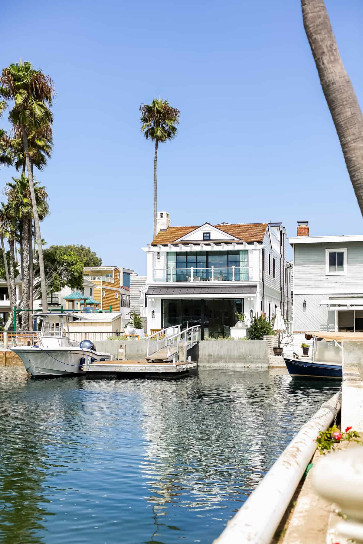 beach-house-exterior