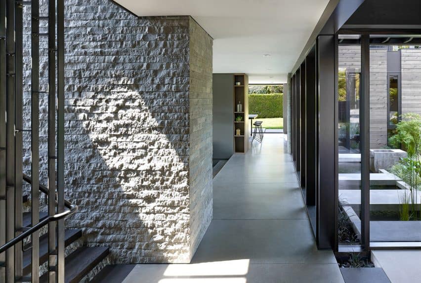 midcentury-modern-hall