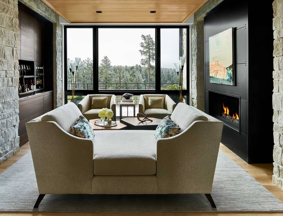 mountain-modern-family-room