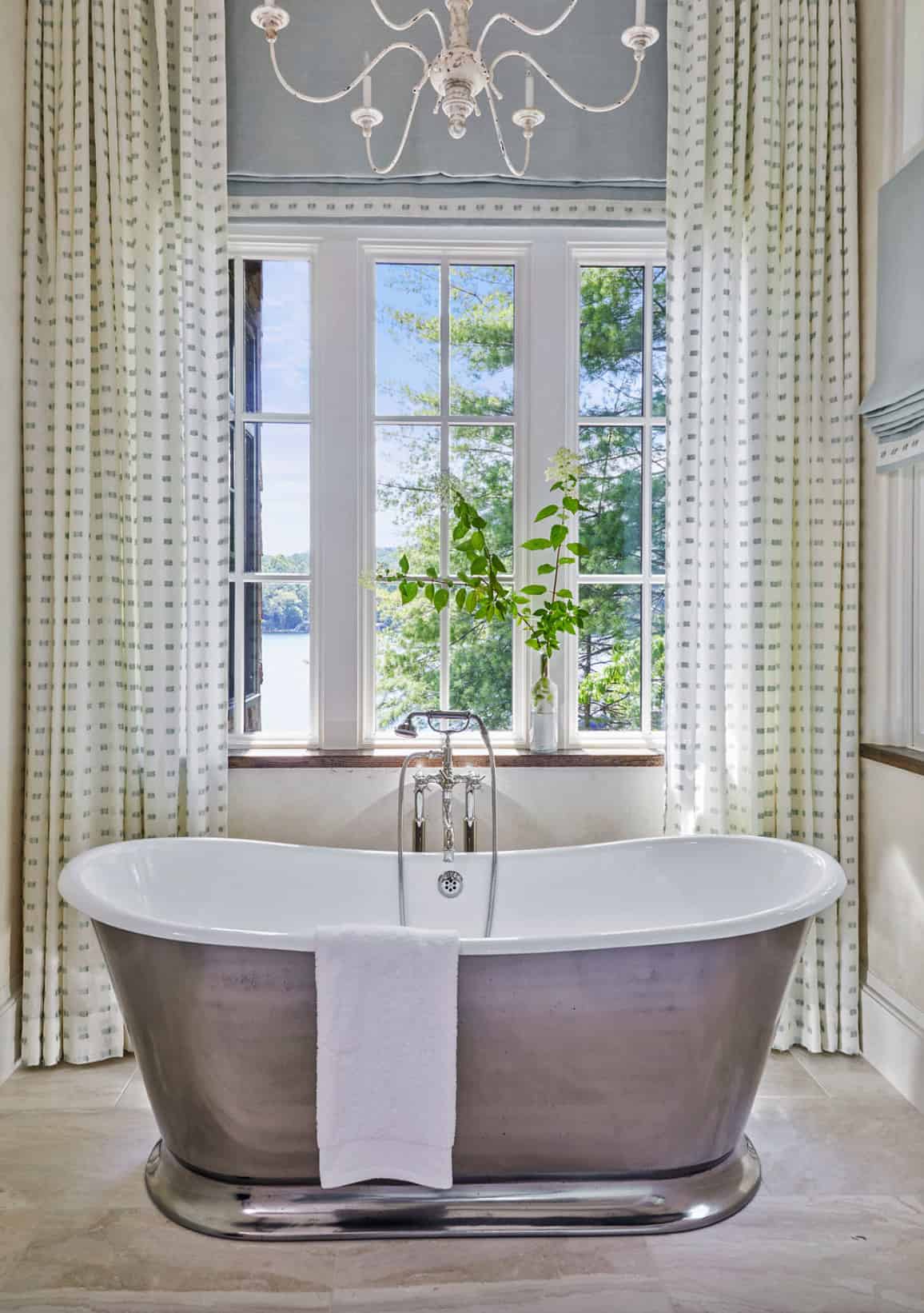 transitional-bathroom-freestanding-tub