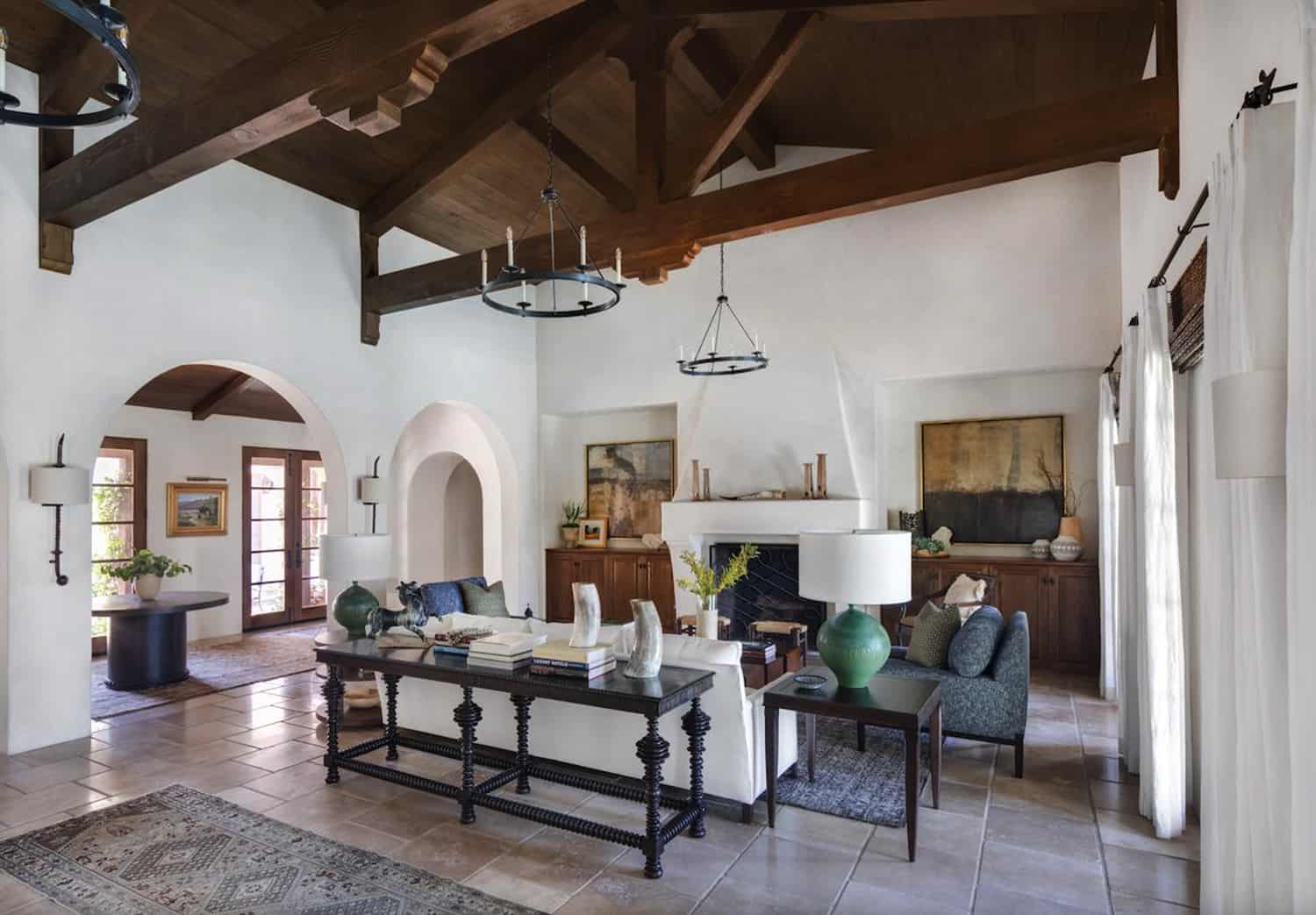 mediterranean-living-room