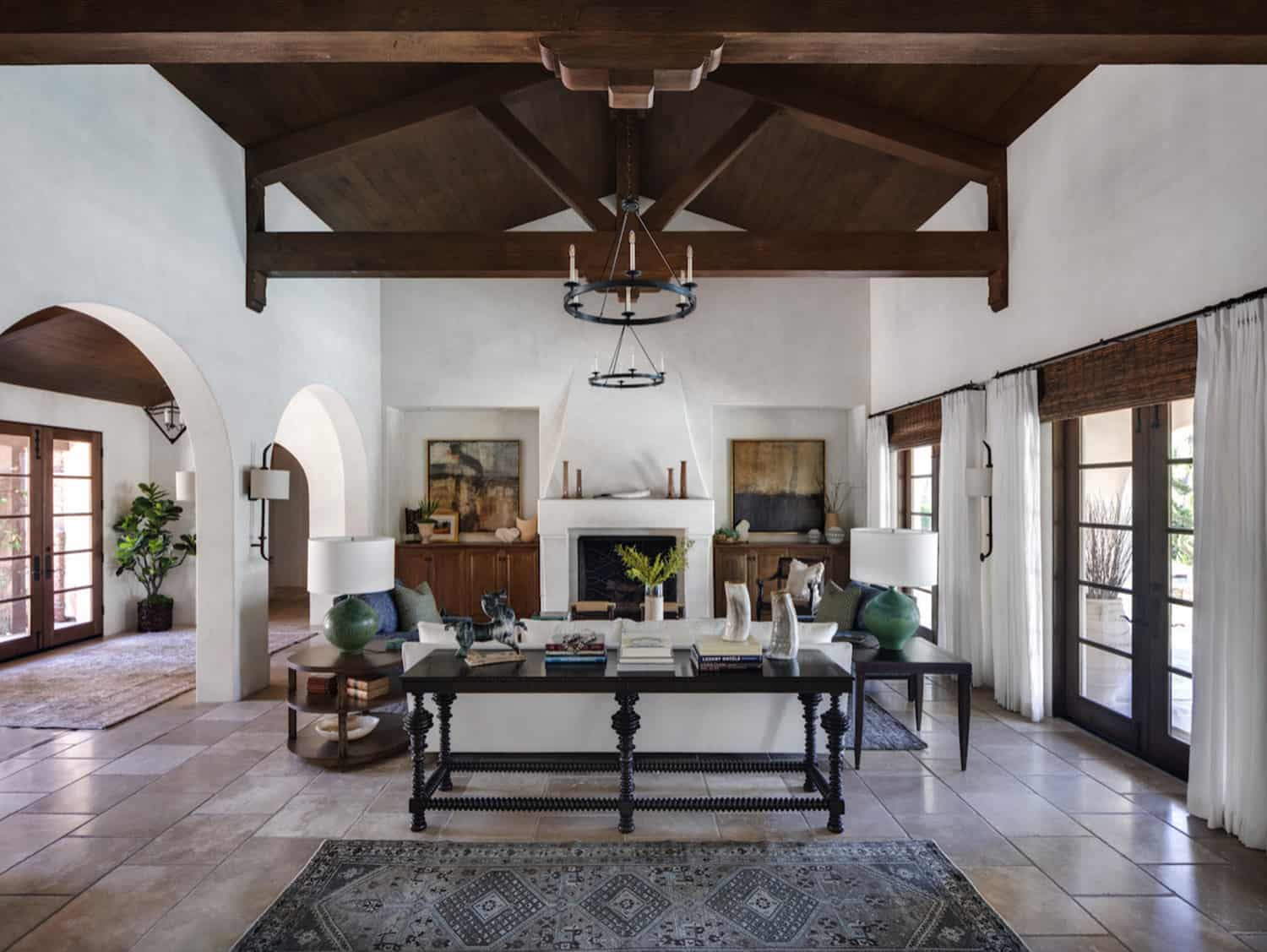 mediterranean-living-room