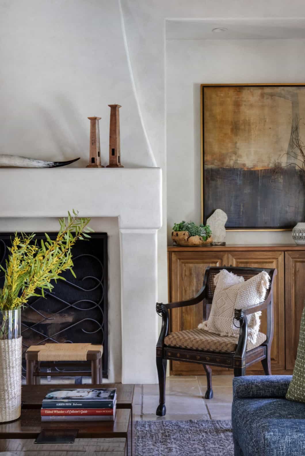 mediterranean-living-room