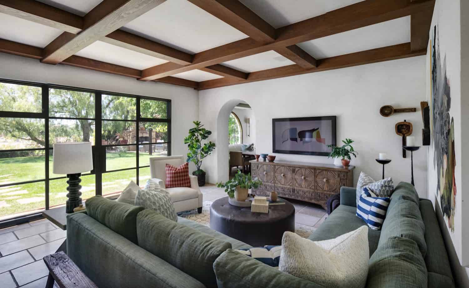 mediterranean-family-room