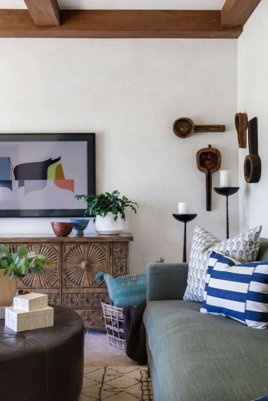 mediterranean-family-room