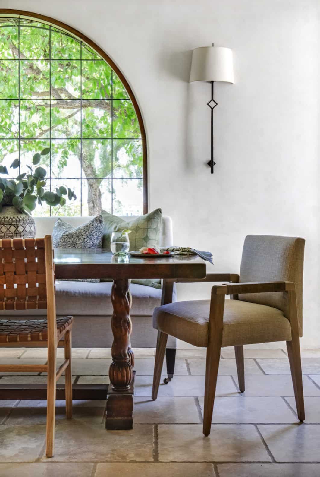 mediterranean-dining-room