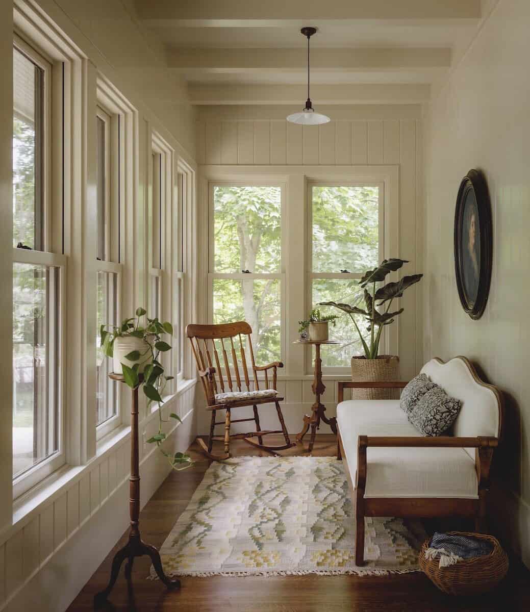 contemporary-farmhouse-style-sun-porch