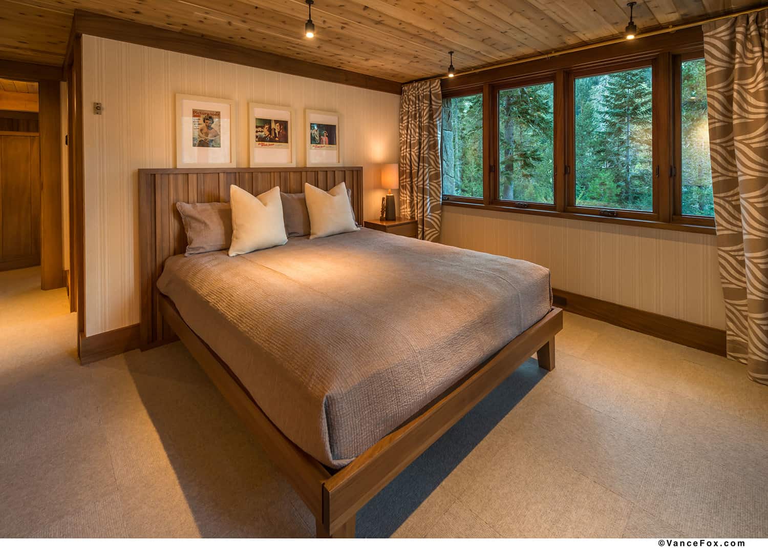 midcentury-modern-bedroom