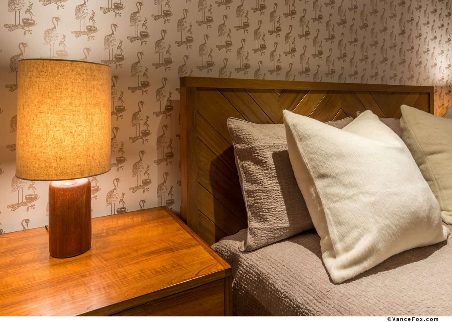 midcentury-modern-bedroom