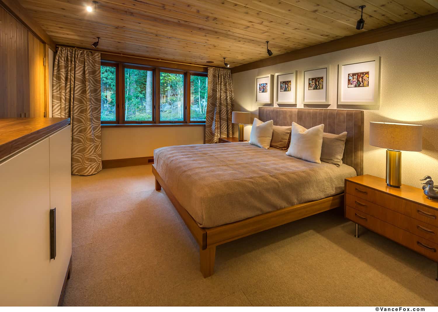 midcentury-modern-bedroom
