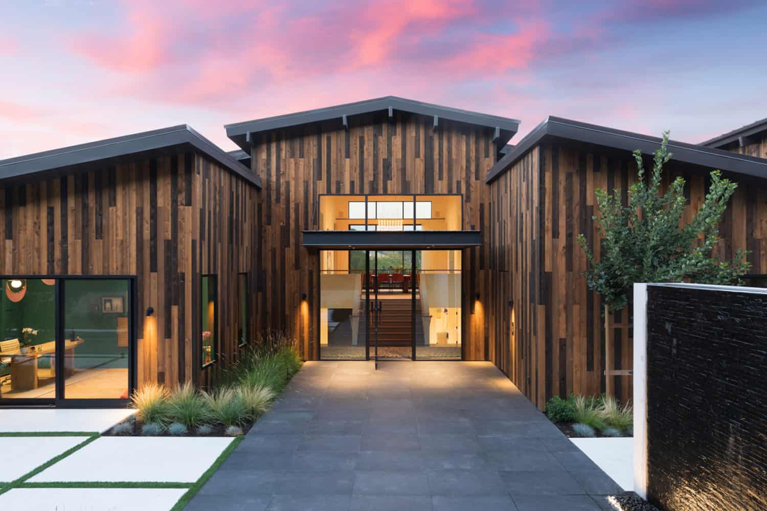 modern-nature-retreat-exterior
