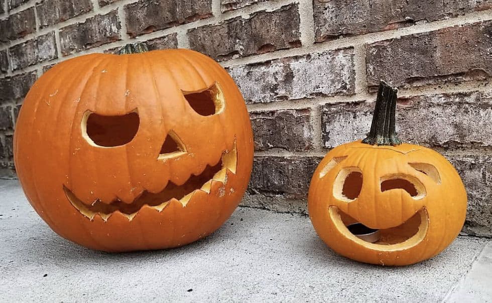 winking-carved-pumkins