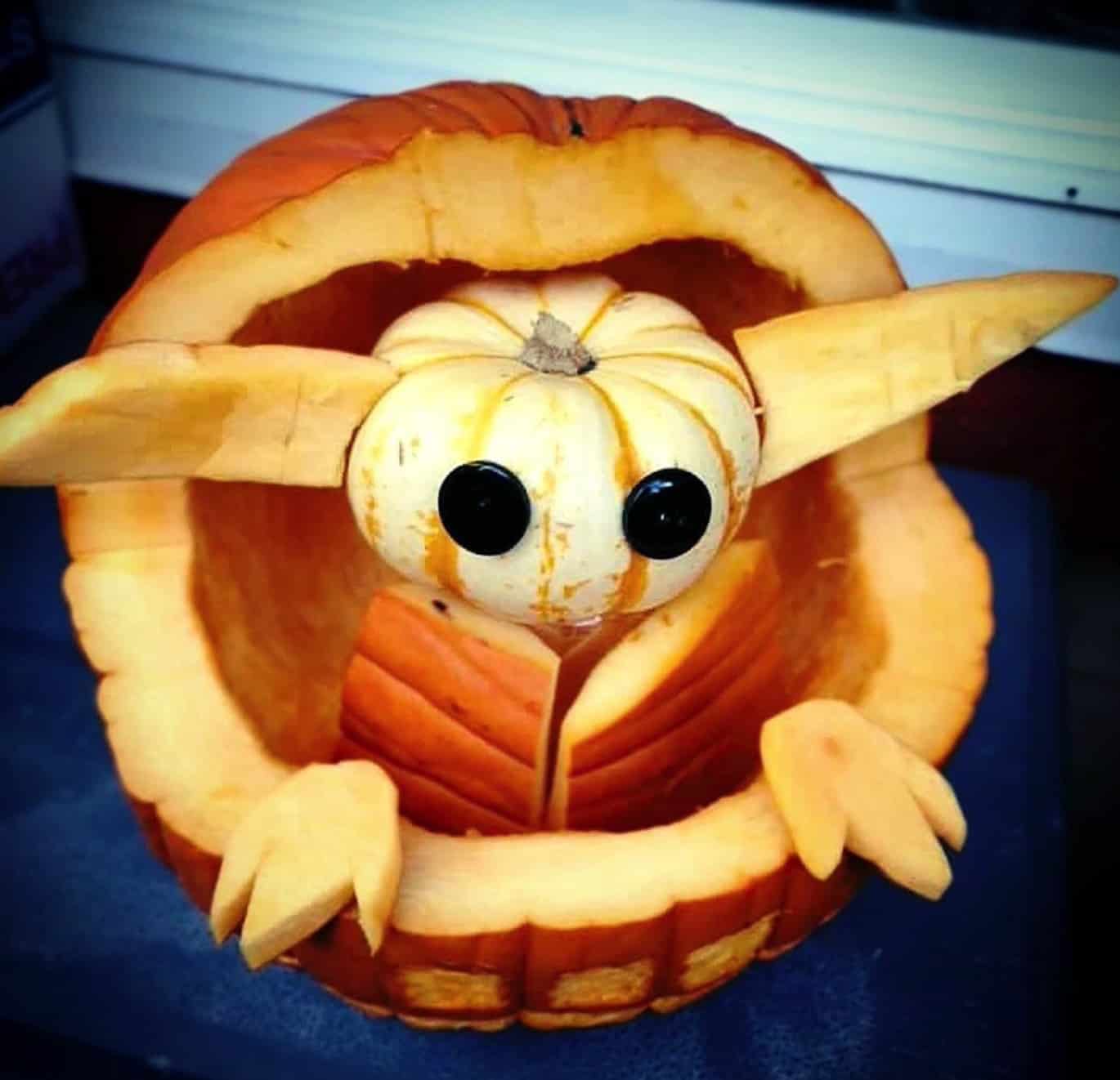 baby-yoda-jack-o-lantern