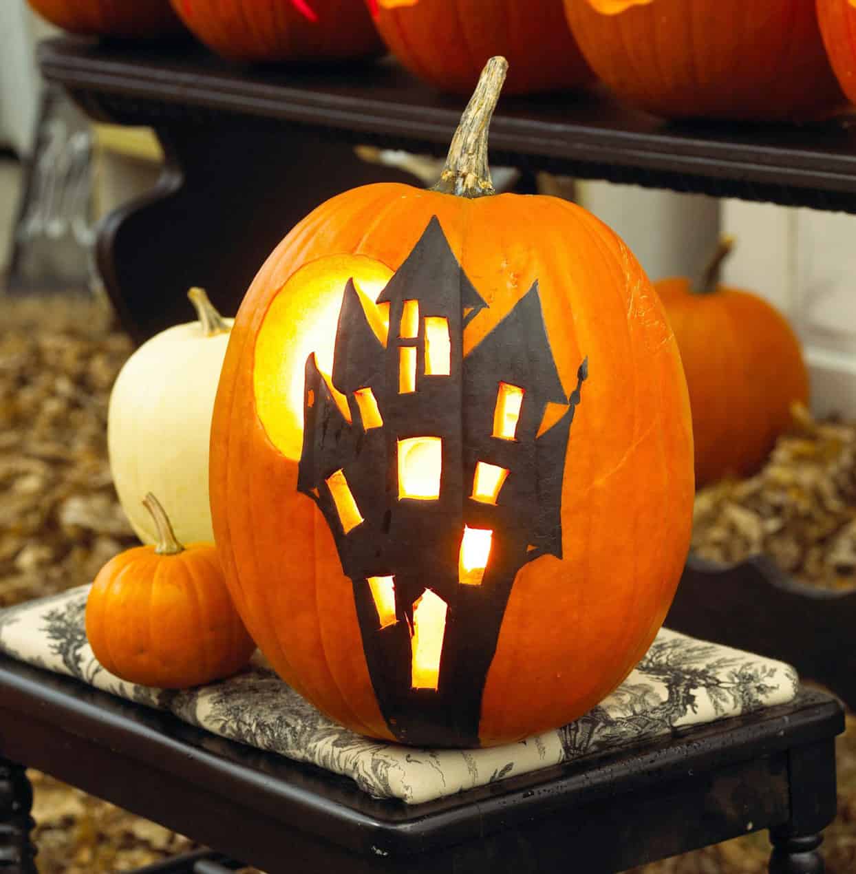 spooky-haunted-house-pumpkin