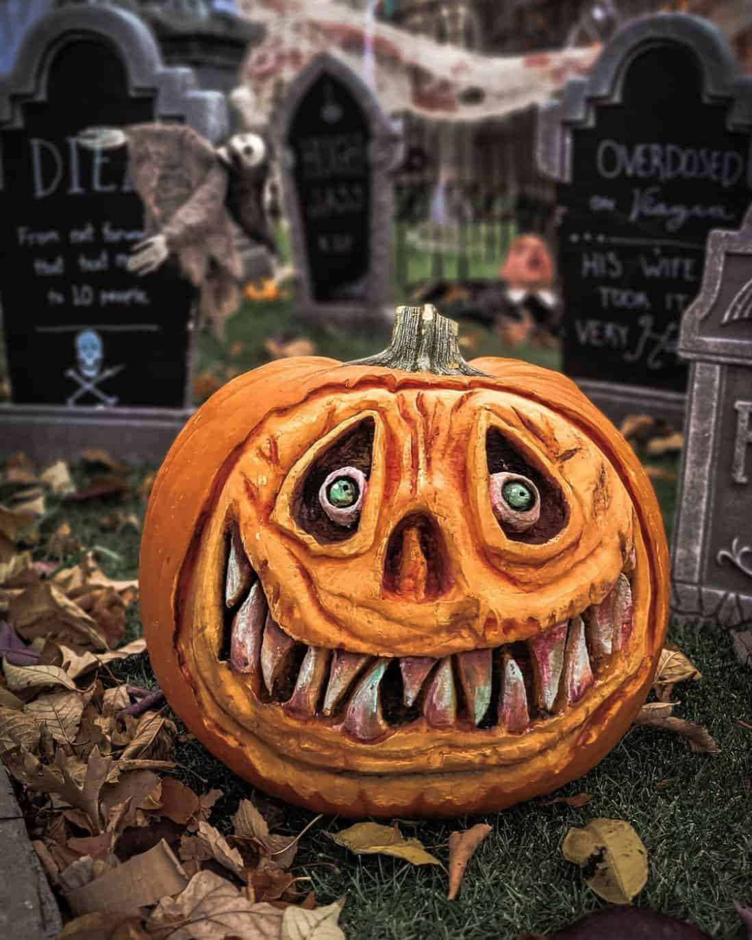creepy-cute-carved-pumpkin