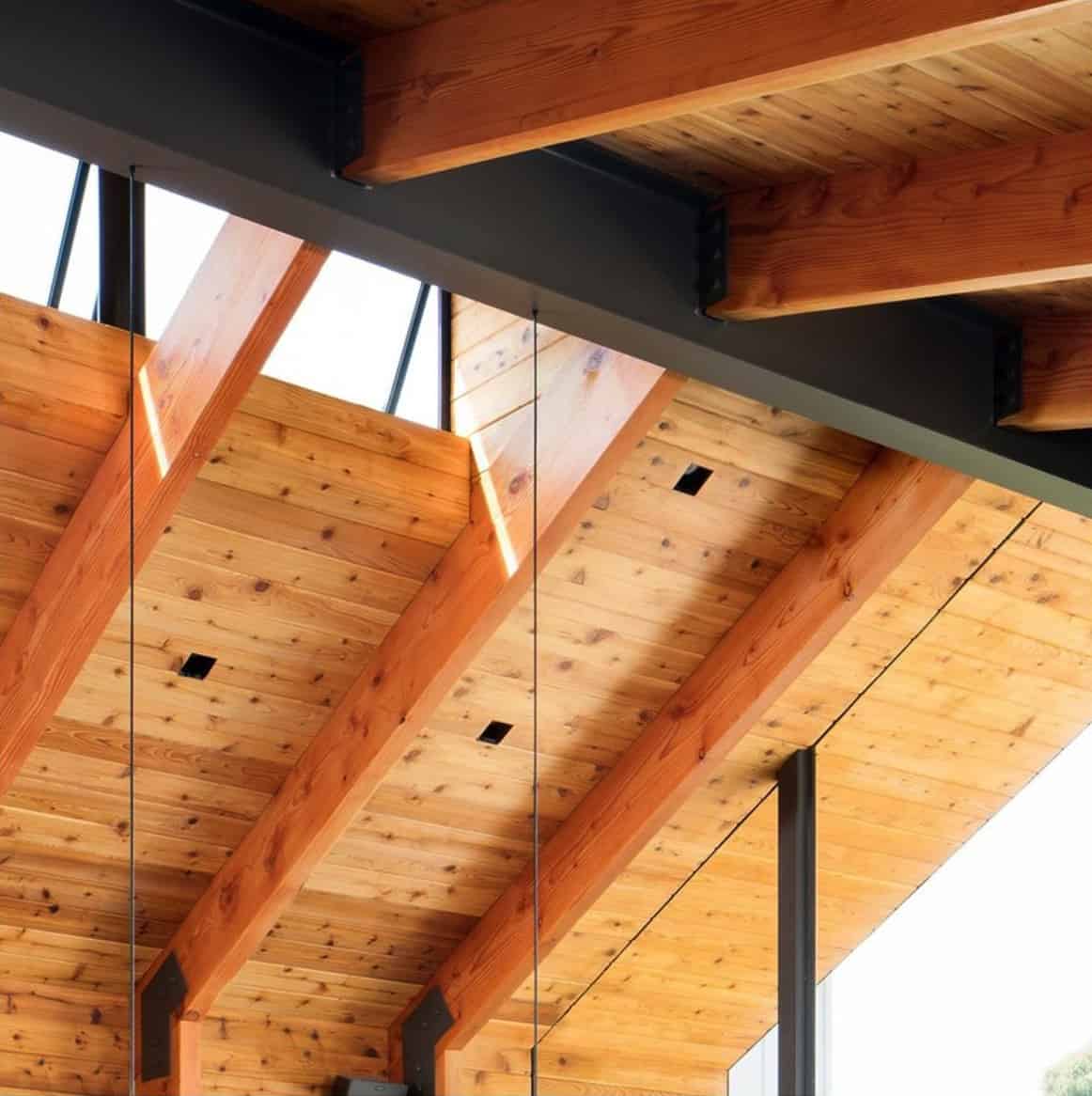 art-barn-ceiling-detail-with-skylight