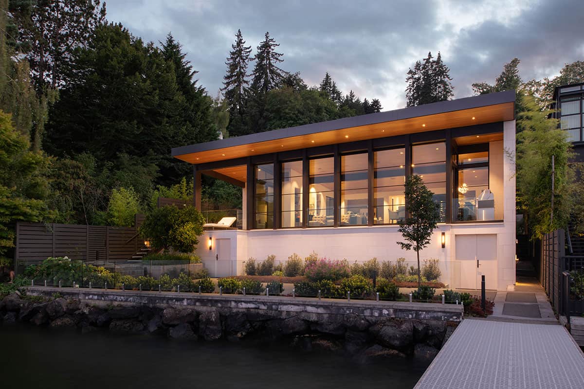 contemporary-lake-house-exterior-night