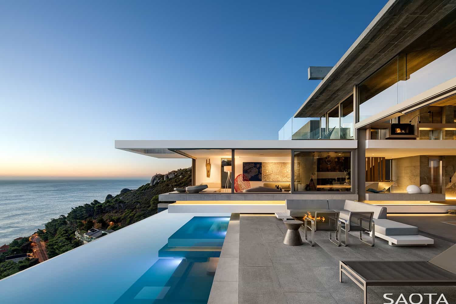 modern-beach-house-with-a-pool