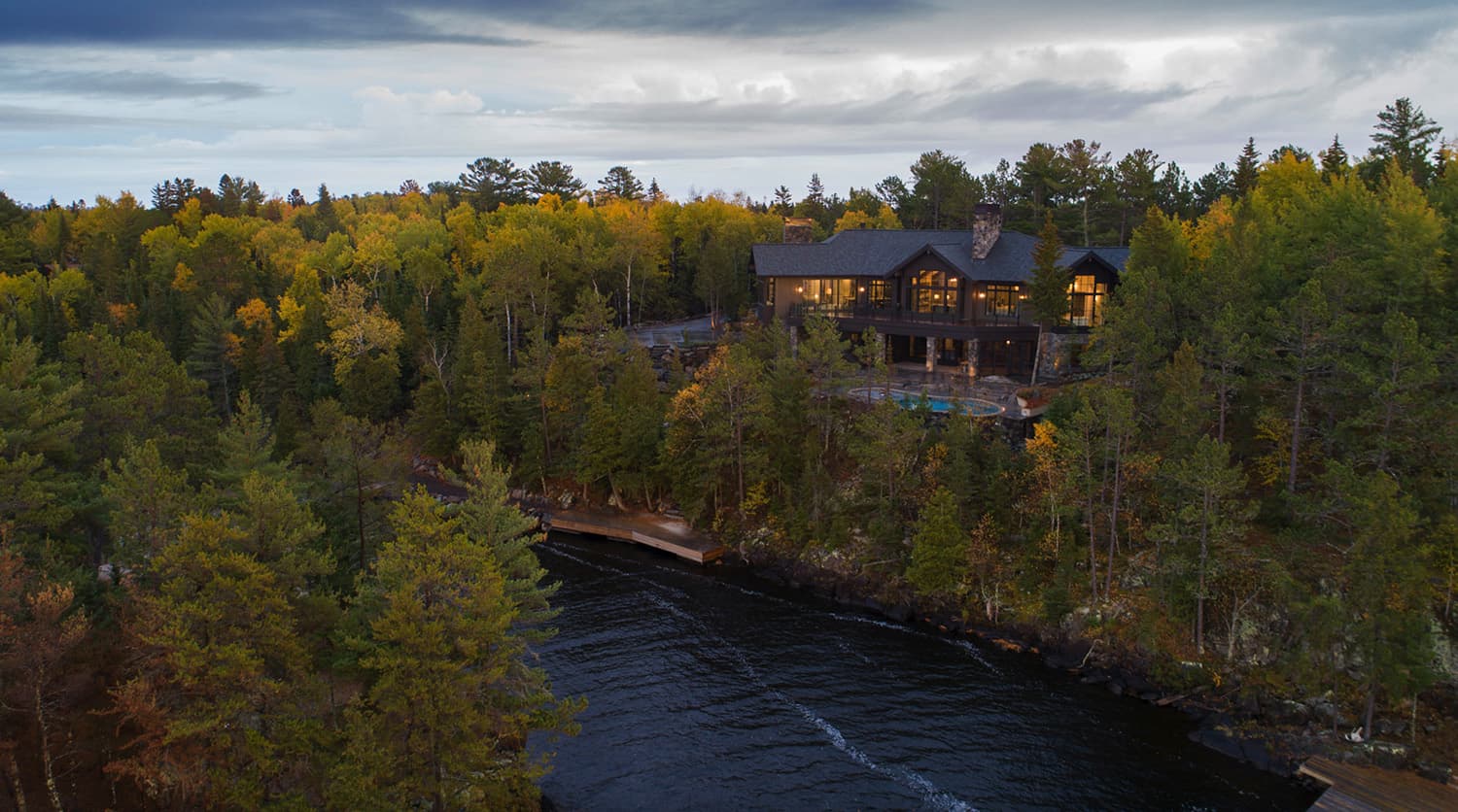 mountain-modern-style-home-exterior