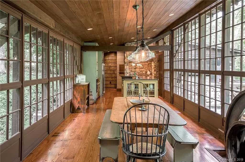 rustic-dining-room