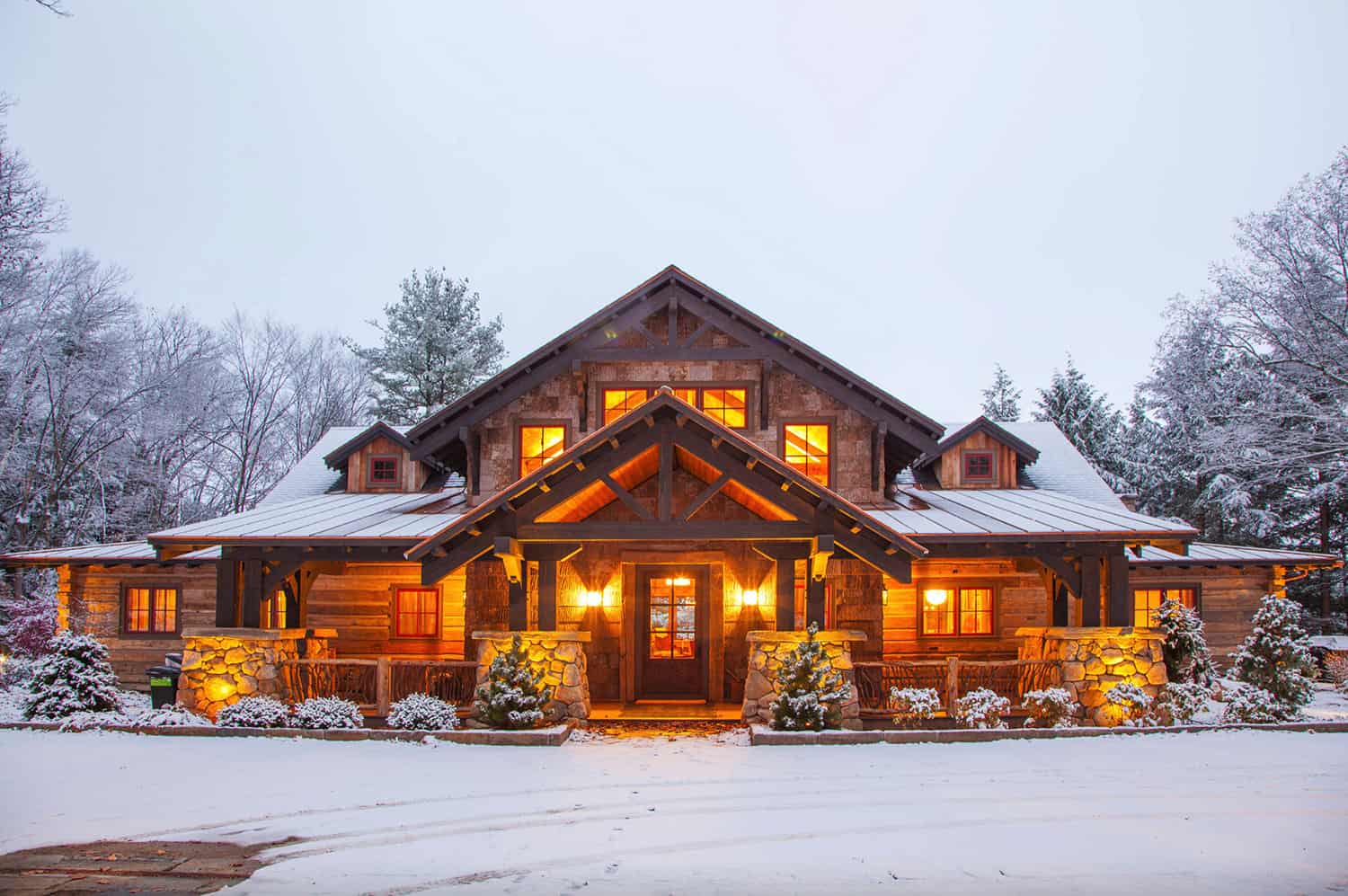 rustic-lake-lodge-exterior