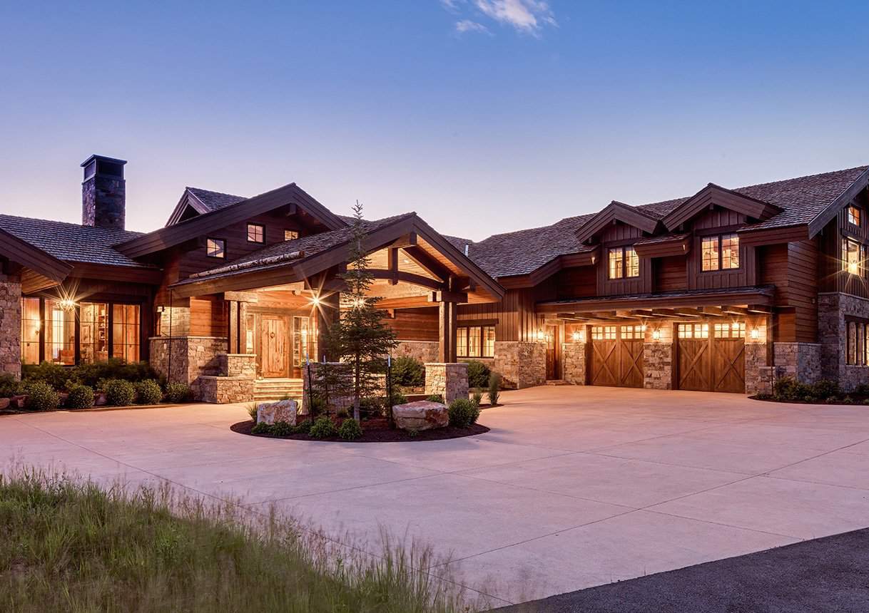 rustic-mountainside-retreat-utah-exterior-dusk