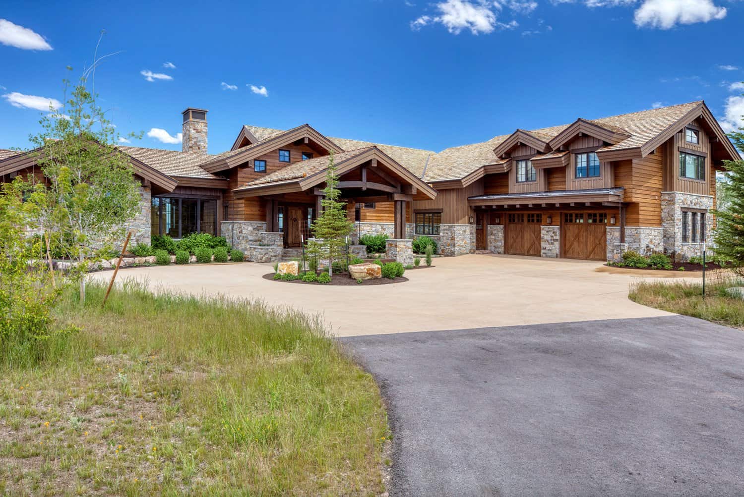 rustic-mountainside-retreat-utah-exterior